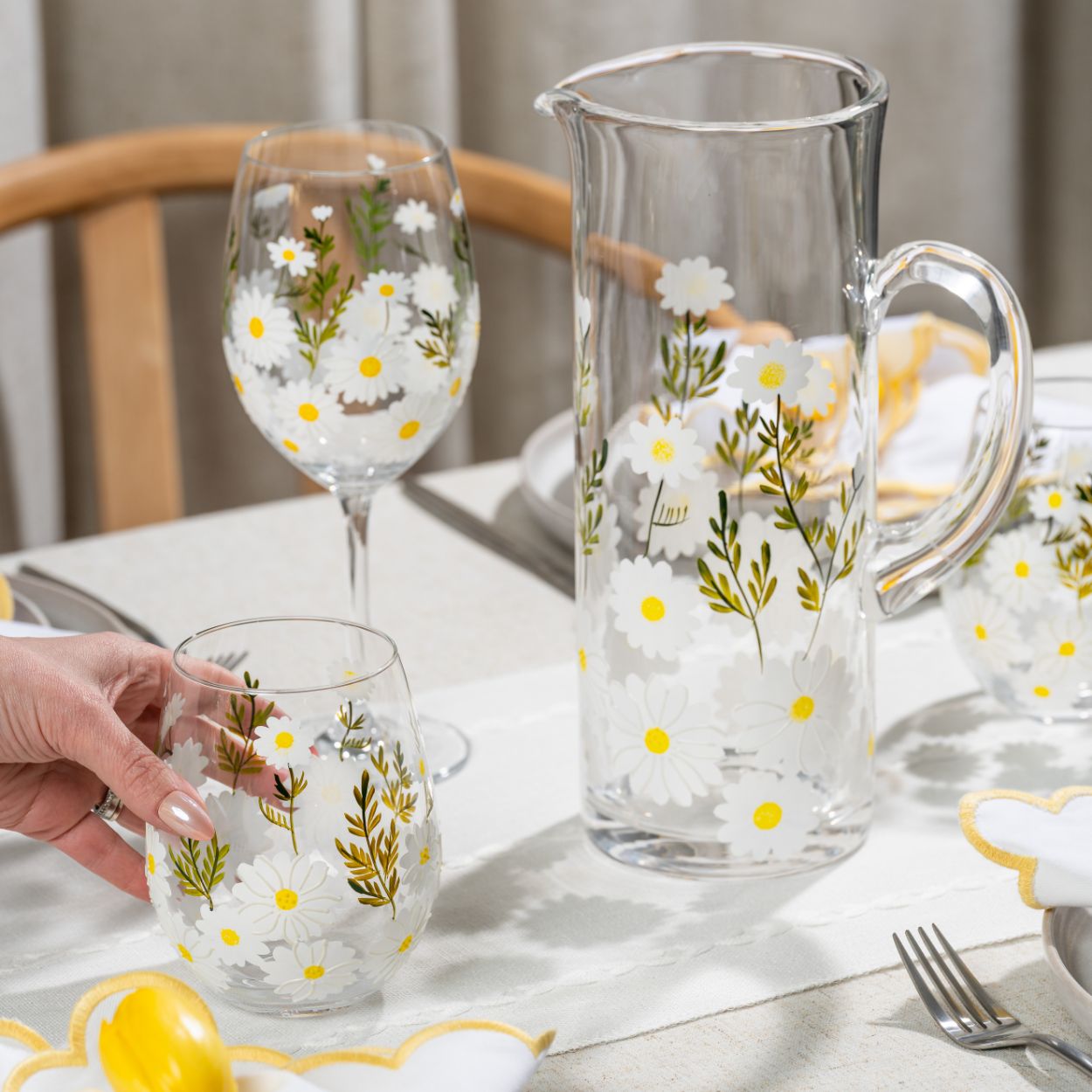 Painted Daisy Wine Glasses