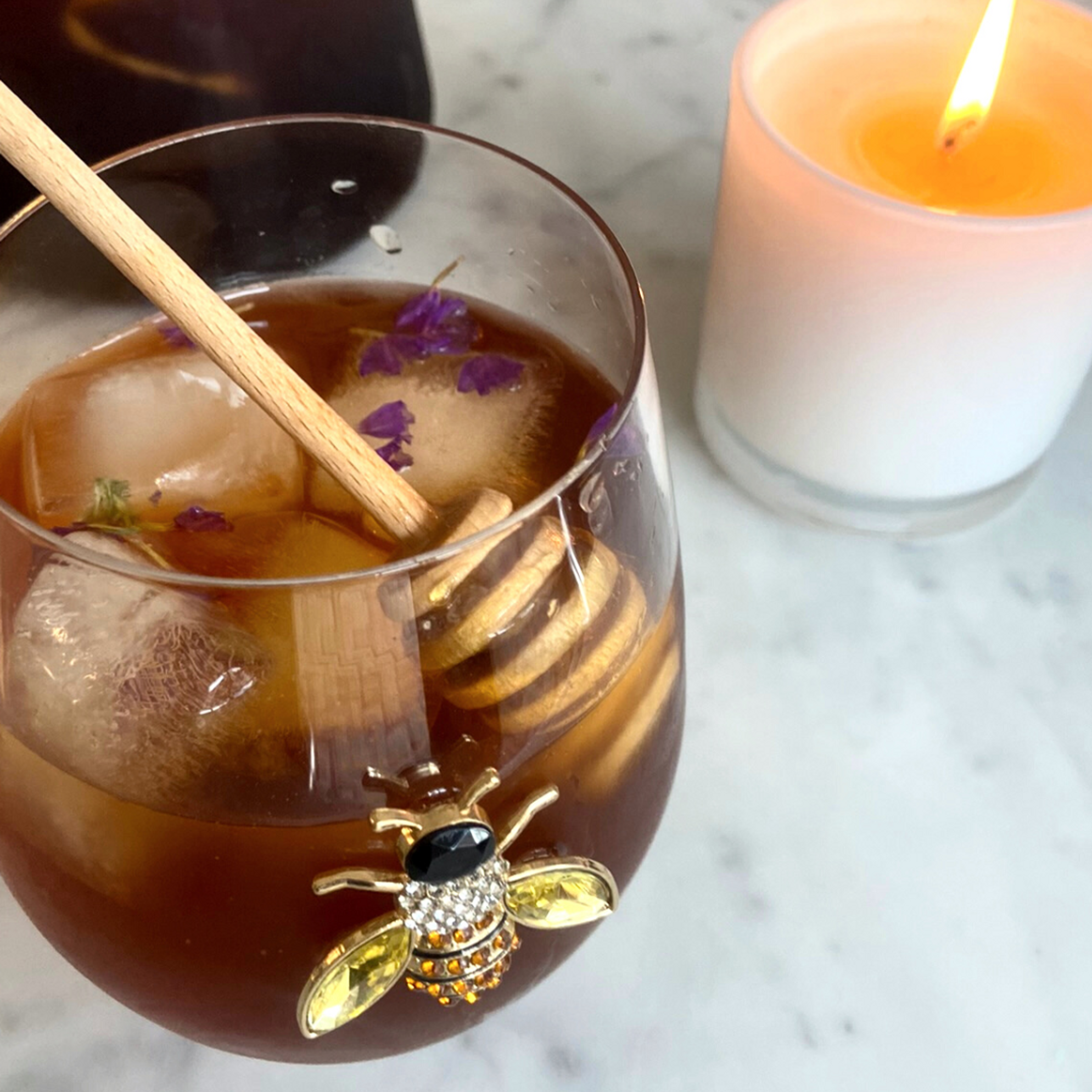 unique wine glass, pretty wine glass, bedazzled wine glasses, art on wine glasses, bedazzled wine glass, decorative stemless wine glasses