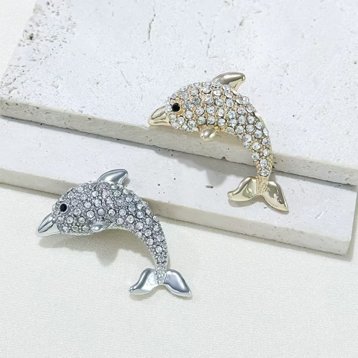 Jeweled Dolphin Stemless Wine Glasses